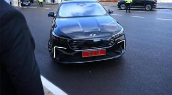 Bakan Kacır bütçe görüşmelerine Togg'un yeni modeli T10F ile geldi