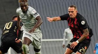 Kocaelispor, Fatih Karagümrük'ü 90+2'de üzdü! İki takımda puanları paylaştı