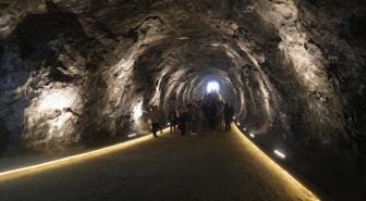 Yerin 150 metre altında! Şifa arayanlar Türkiye'nin dört bir yanından akın ediyor