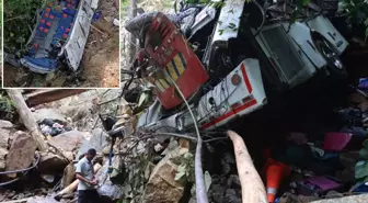 Mezuniyet dönüşü katliam gibi kaza! 17 kişi hayatını kaybetti