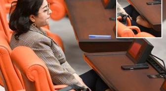 DEM Partili Öznur Bartın TBMM'de ayakkabılarını çıkardı