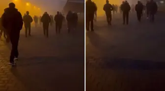 Sabahın karanlığında yola çıkan vatandaş: İşe mi gidiyoruz yoksa...