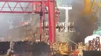 Tuzla Tersanesi'nde bir gemide henüz bilinmeyen bir nedenle yangın çıktı