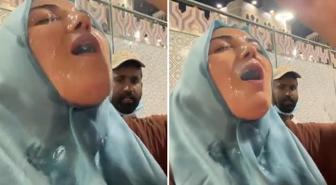 Görüntü umreden! Arkadaki adamın bakışları her şeyi özetliyor