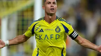 Cristiano Ronaldo'nun iç çamaşırıyla verdiği poz olay oldu