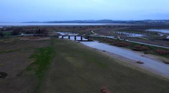 Büyükçekmece gölünde su azalıyor