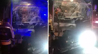 Batman'da midibüs çekiciye çarptı: 11 yaralı