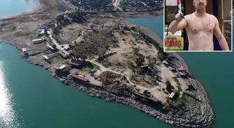 4 gün mühlet verildi, adaya giren polis kaçak yapıları tek tek yıktı