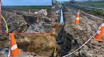 Toprak kaydı, işçiler göçük altında kaldı