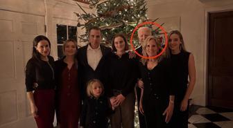 Biden'dan Noel fotoğrafı kafaları karıştırdı, neredeyse görünmez oldu
