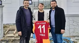 Yunus Akgün yeni evini aldı: Formayla pozunu verdi