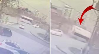 Esenyurt'ta 4 kişinin hayatını kaybettiği, işçi servisinin devrilme anı kamerada