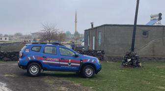 Tartıştığı eşi ve oğlunu öldürdü