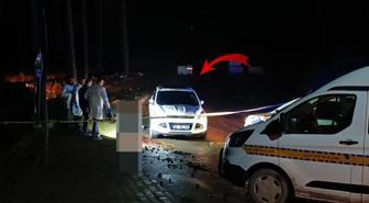 Park halindeki araca bakan ekipler sağ koltukta vahşetle karşılaştı