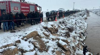 Şanlıurfa'da okul yolunda facia! Otomobil kanala devrildi, 4 kişi kayıp