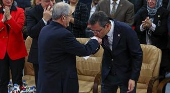 Yılmaz Büyükerşen siyaseti bıraktı