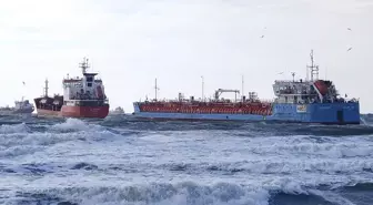 Marmara'da 2 tankerden acil durum çağrısı! Kurtarma ekipleri sevk edildi