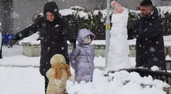 Kar etkisini artırdı, yılın son gününde o şehirlerde okullar tatil