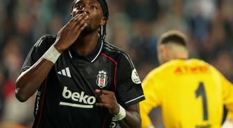 Abraham'ın yerine yılın en iyi futbolcusu! Beşiktaş bombayı patlatıyor