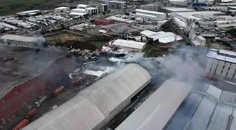 Esenyurt'ta devam eden fabrika yangını havadan görüntülendi