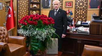 Gelenek bozulmadı! Erdoğan'dan Bahçeli'ye 78 adet gül