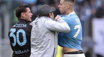 7 dakika içinde 3 kırmızı kart! İtalya'da dev maçın kazananı Napoli