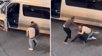 Pendik'te 2 sürücü arasındaki yumruklu kavga kamerada