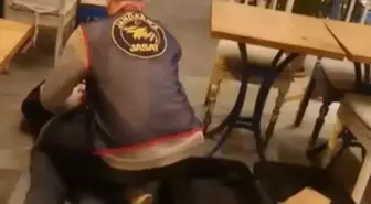 Eyüpsultan'da restorana operasyon; valizde değeri 7,5 milyon lira olan 50 silah bulundu