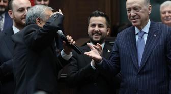 3 milletvekili AK Parti'ye katıldı! Rozet takılırken böyle selam verdi