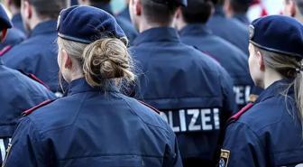 Avusturya polisinde çıplak fotoğraf skandalı: Merakı işinden ediyordu!
