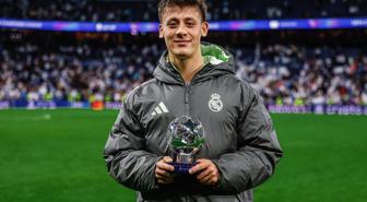 Fenerbahçe'nin Süper Kupa'yı aldığını gören Arda hemen telefona sarıldı