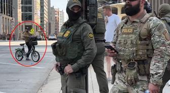 Trump'ın polisleri kendilerine laf atan bir kişiyi kovaladı ancak yakalayamadı