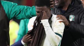 Fildişi Sahili Afrika Kupası'na veda etti, Oulai maç sonunda gözyaşlarına boğuldu