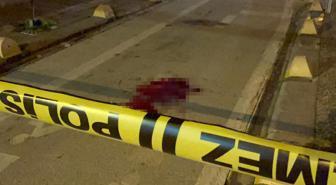 Kız kavgasında 4 yerinden bıçaklanan genç ağır yaralandı