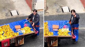 Yağmurda sırılsıklam olan seyyar satıcı, annesini suçladı