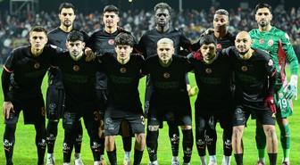 Galatasaray'a kötü haber! Genç yıldız maçın başında sakatlandı