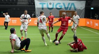 Hacıosmanoğlu gençlere taş çıkardı! Performansı parmak ısırtıyor