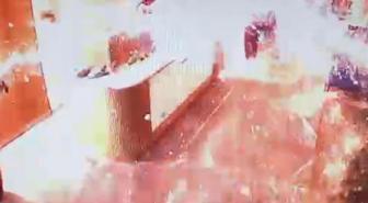 Lüks siteye getirilen kargo bomba gibi patladı, ortalık savaş alanına döndü