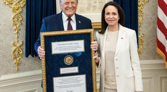 Machado kendisine verilen Nobel Barış ödülünü Trump'a sundu