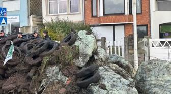 Fransız çiftçilerden sert protesto: Bu kez Macron'un evinin önü hedefte