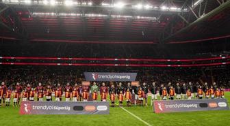 Galatasaraylı taraftarlardan yönetime tepki