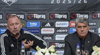 Beşiktaşlı taraftarlardan 'Yönetim İstifa' tezahüratları