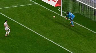 Yıllarca unutulmayacak final! Sahadan çekildiler, geri döndüler, 90+24'te penaltı kurtarıp şampiyon oldular