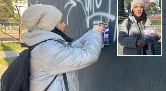 Sokak sokak geziyor, bastığı broşürle gördüğünü uyarıyor