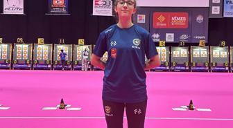 Kendinden büyük rakiplerini deviren 12 yaşındaki Burcu Öncel, dünya dördüncüsü oldu