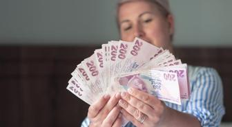 En düşük emekli aylığını 20 bin liraya yükselten teklif Meclis'ten geçti