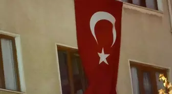 Türk bayrağına saygısızlığın bedeli ödetiliyor