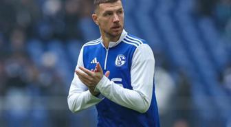 Oyuna sonradan giren Edin Dzeko, 86. dakikada 2-0 geride oldukları maçta kahraman oldu