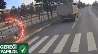 Bakan Yerlikaya duyurdu: Kütahya'da yaya önceliğini hiçe sayan kamyon sürücüsüne ceza