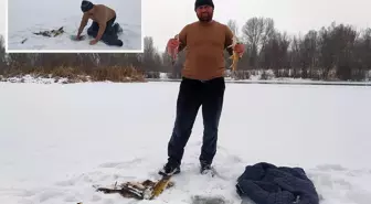 Türkiye'nin en uzun nehri dondu, üzerinde eskimo usülü balık avladılar